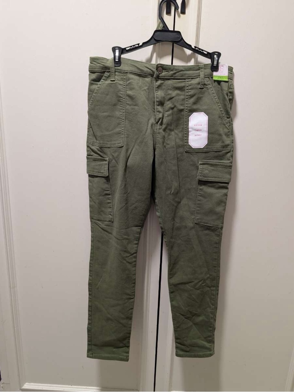 Nobo Women’s Olive Green Skinny Cargo Pants
